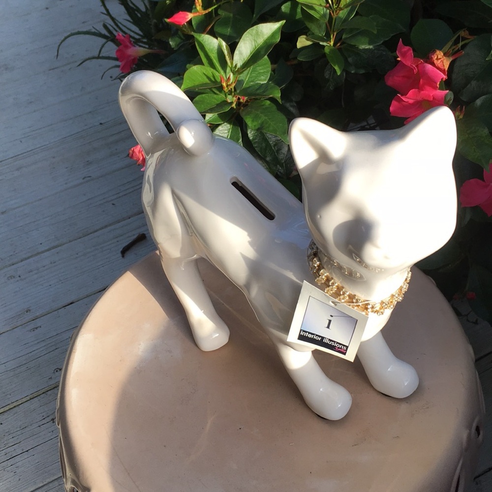CAT Ceramic kitty bank with “diamond”collar